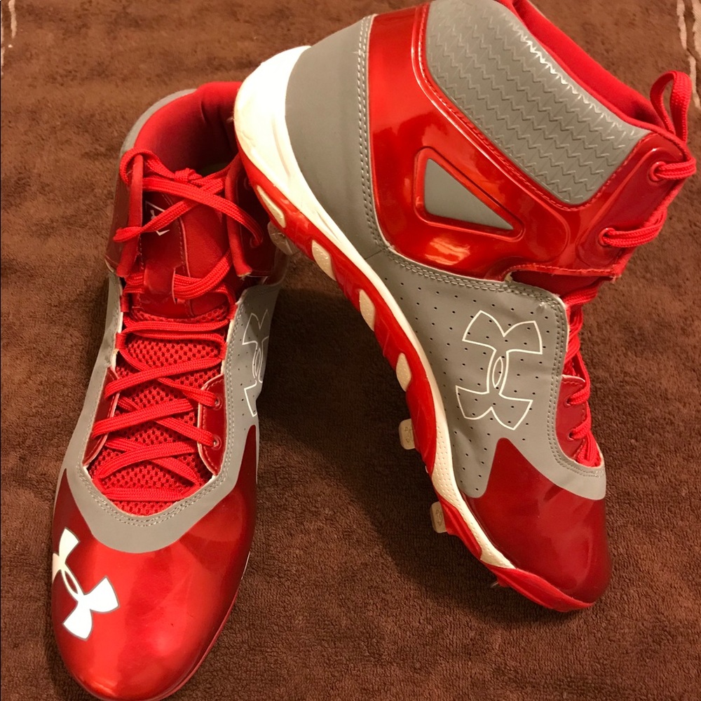 UNDER ARMOUR Red Cleats